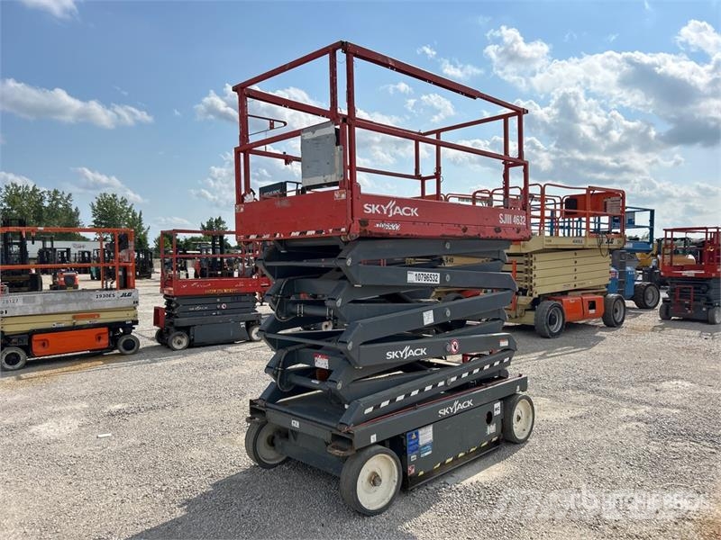 SkyJack SJIII-4632 Electric Scissor Lift Scissor lifts