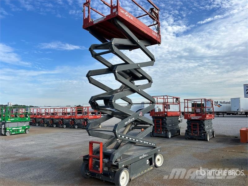 SkyJack SJIII 4632 Electric Scissor Lift Platforme foarfeca