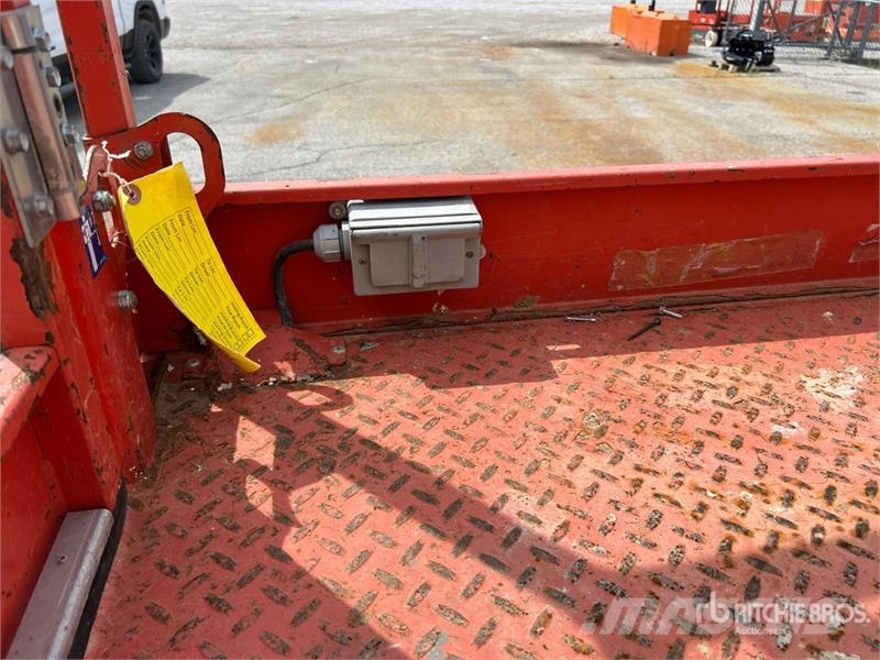 SkyJack SJIII 4740 Electric Scissor Lift Scissor lifts