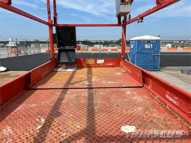 SkyJack SJIII 4740 Electric Scissor Lift Scissor lifts
