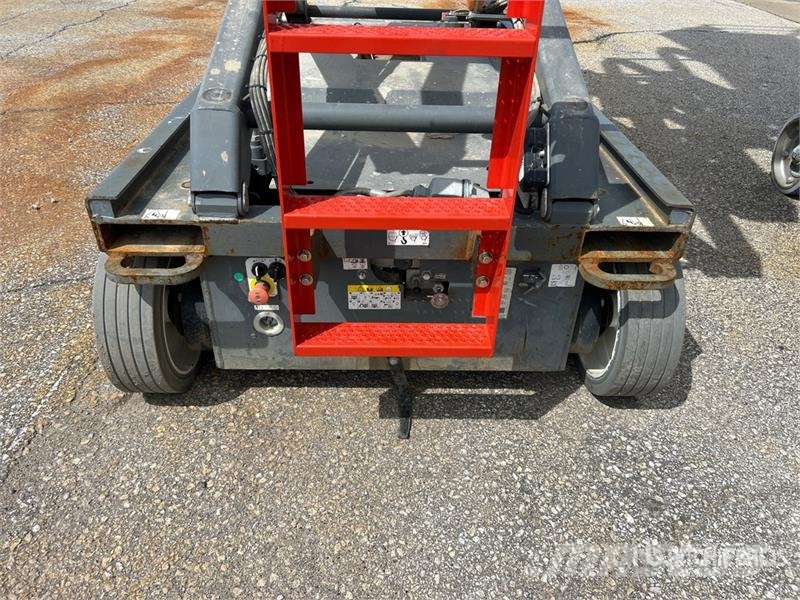 SkyJack SJIII 4740 Electric Scissor Lift Scissor lifts