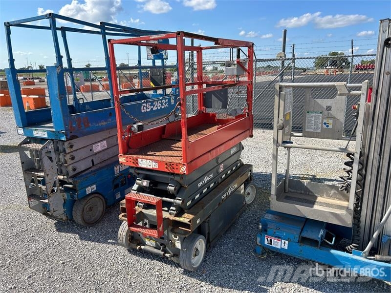 SkyJack SJIII3219 Electric Scissor Lift (Inoperable) Scissor lifts