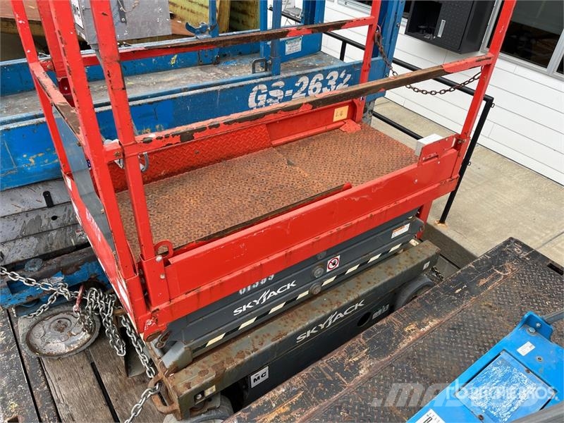 SkyJack SJIII3219 Electric Scissor Lift (Inoperable) Scissor lifts
