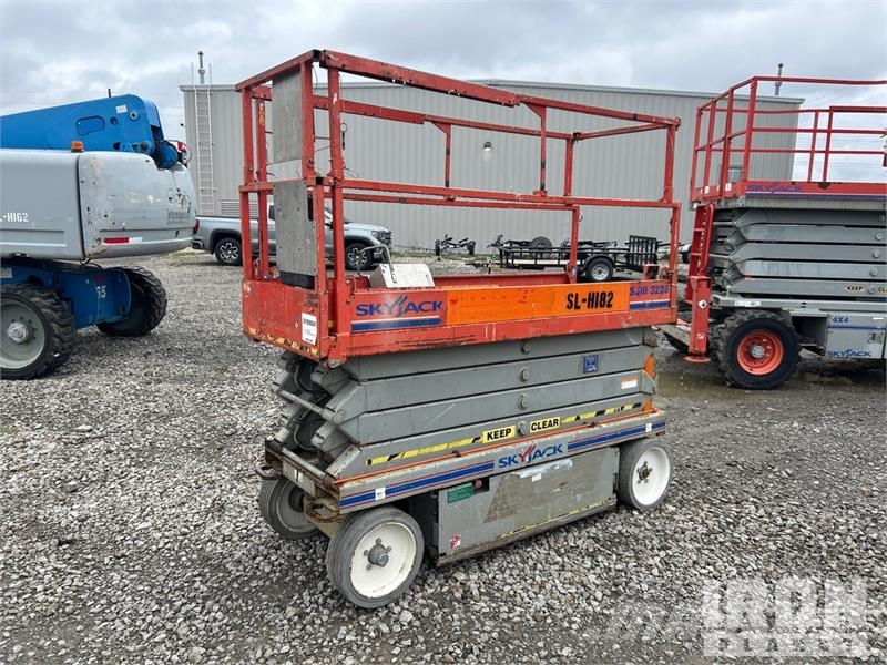 SkyJack SJIII3226 Elevadores de tesoura