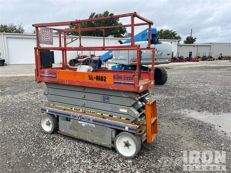 SkyJack SJIII3226 Elevadores de tesoura