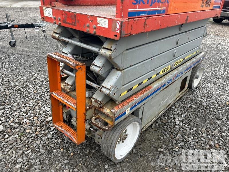 SkyJack SJIII3226 Elevadores de tesoura