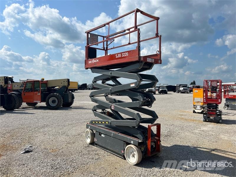 SkyJack SJIII3226 Scissor lifts