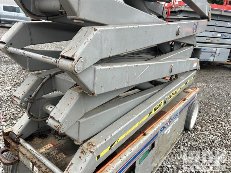 SkyJack SJIII3226 Elevadores de tesoura