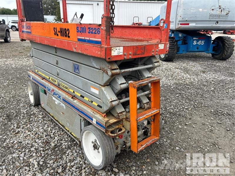SkyJack SJIII3226 Elevadores de tesoura