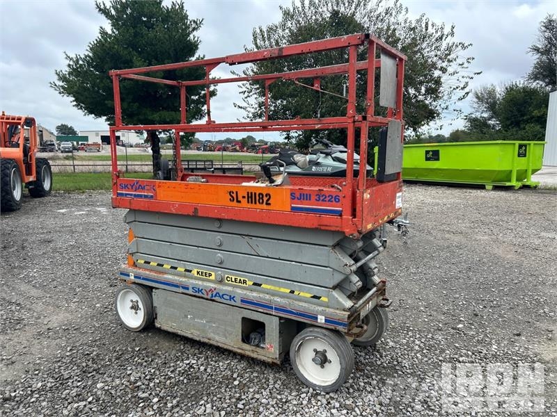 SkyJack SJIII3226 Elevadores de tesoura