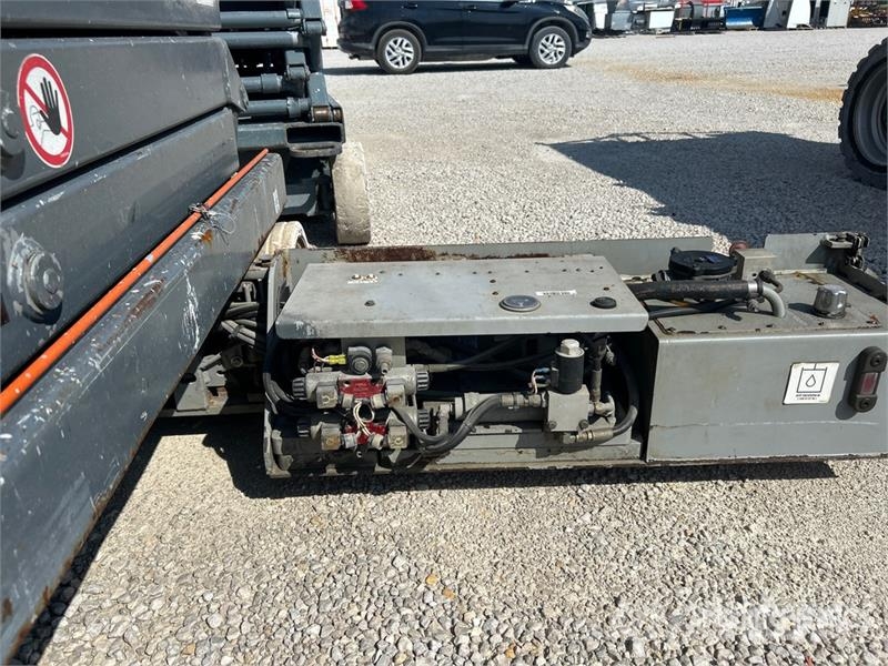 SkyJack SJIII3226 Scissor lifts
