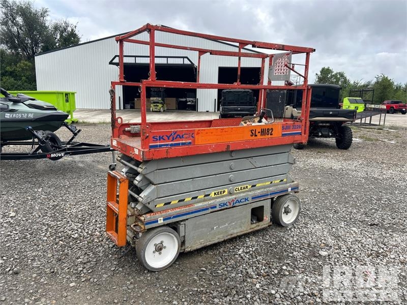 SkyJack SJIII3226 Elevadores de tesoura