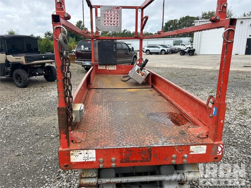 SkyJack SJIII3226 Elevadores de tesoura