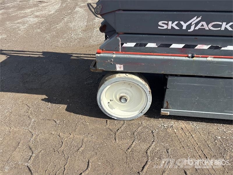 SkyJack SJIII3226 Scheren-Arbeitsbühnen