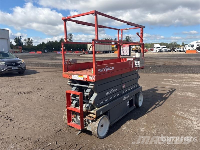 SkyJack SJIII3226 Scheren-Arbeitsbühnen