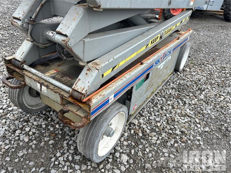 SkyJack SJIII3226 Elevadores de tesoura