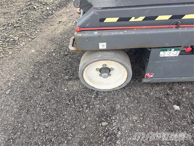SkyJack SJIII3226 Electric Scissor Lift 剪式升降機