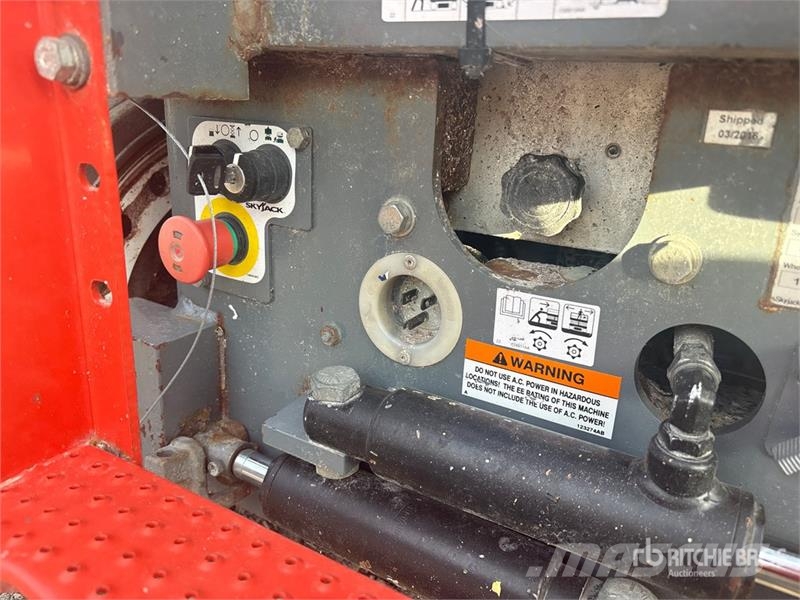 SkyJack SJIII3226 Electric Scissor Lift 剪式升降機