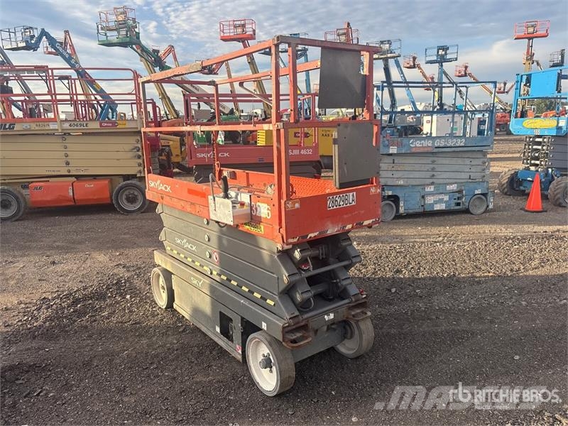 SkyJack SJIII3226 Electric Scissor Lift 剪式升降機