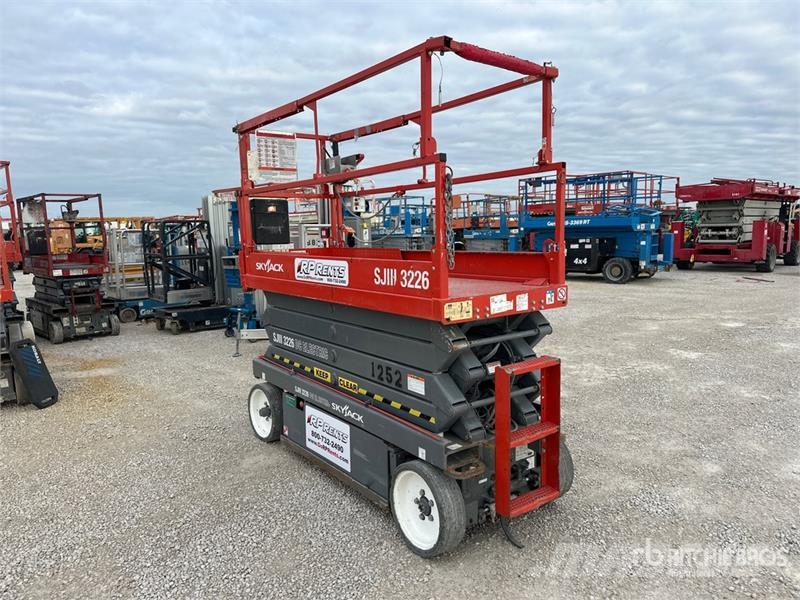 SkyJack SJIII3226 Electric Scissor Lift 剪式升降機