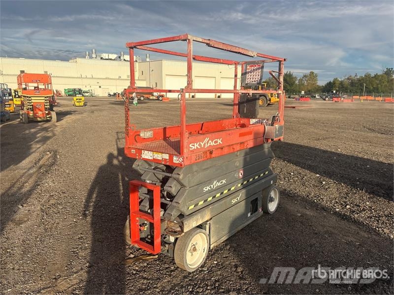 SkyJack SJIII3226 Electric Scissor Lift 剪式升降機