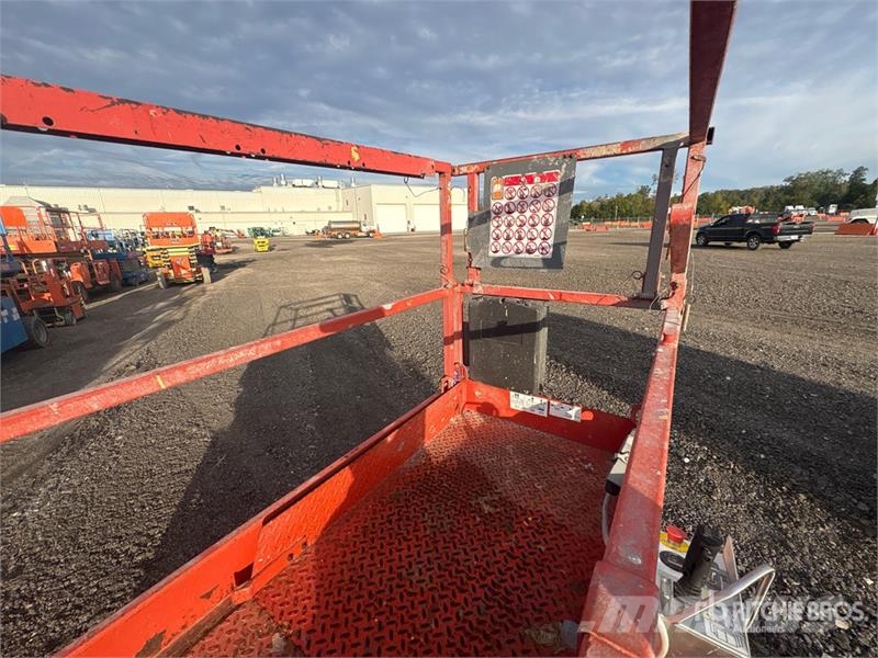 SkyJack SJIII3226 Electric Scissor Lift 剪式升降機