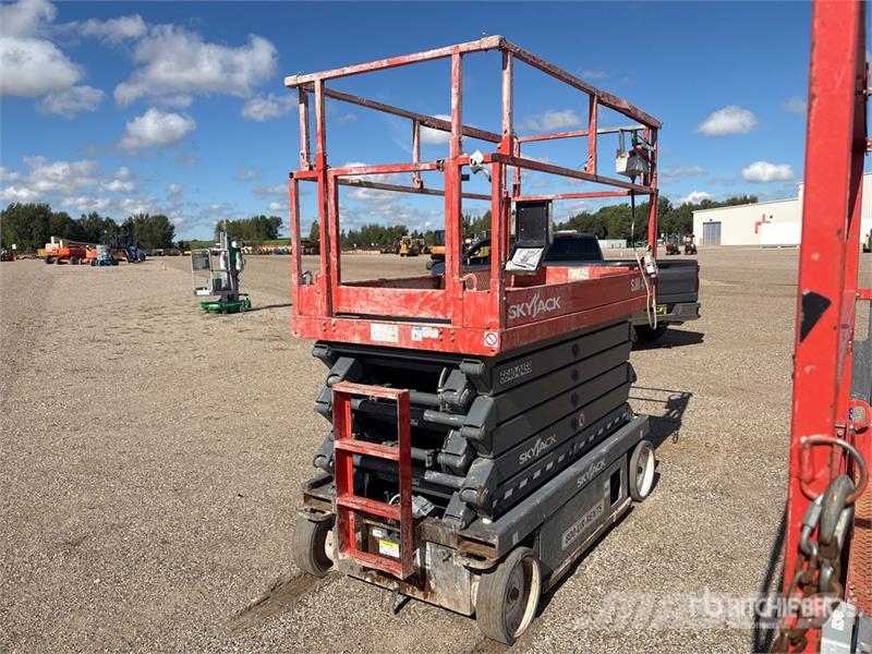 SkyJack SJIII4740 Scissor Lift Scheren-Arbeitsbühnen