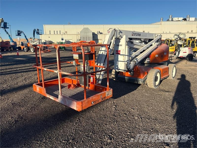 Snorkel A46JE 2WD Electric Articulating Boom Lift Articulated boom lifts