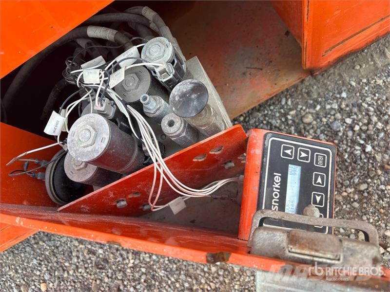 Snorkel S3226E Electric Scissor Lift 剪叉式升降机