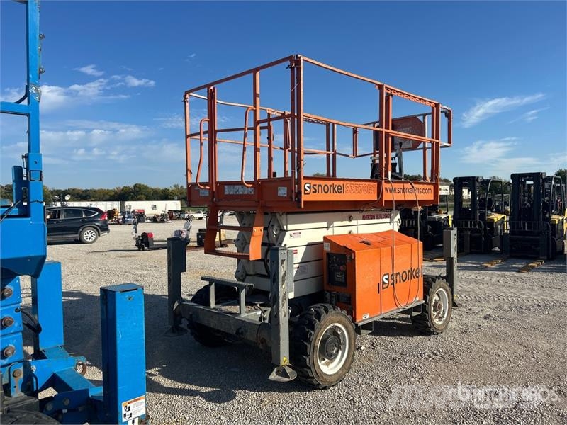 Snorkel S3370RT 4x4 Diesel Rough Terrain Scissor Lift Scissor lifts
