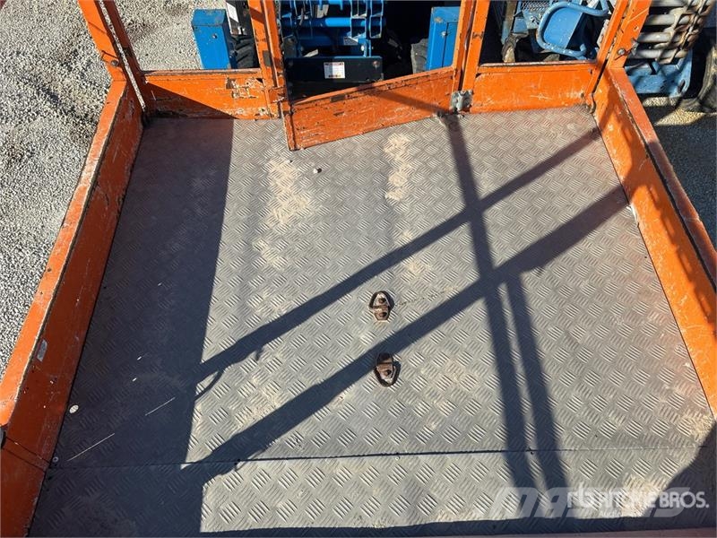 Snorkel S3370RT 4x4 Diesel Rough Terrain Scissor Lift Scissor lifts