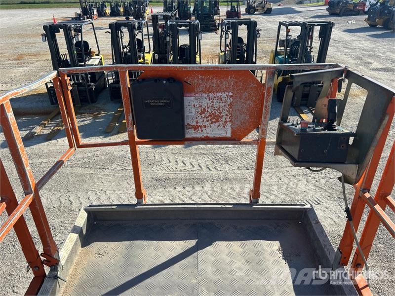 Snorkel S3370RT 4x4 Diesel Rough Terrain Scissor Lift Scissor lifts
