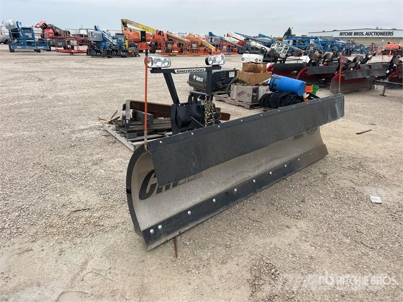 Snow Dogg CM100II 10 ft 2 Way Plow - Fits Truck スノーブレードとプラウ