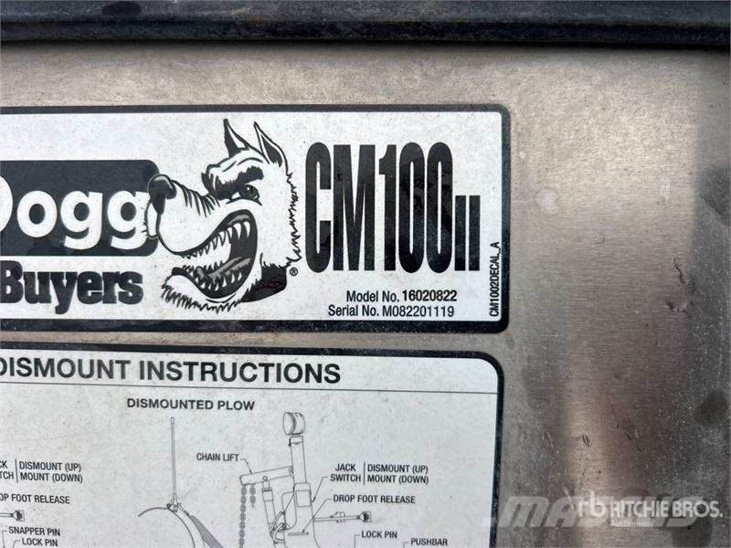 Snow Dogg CM100II 10 ft 2 Way Plow - Fits Truck スノーブレードとプラウ