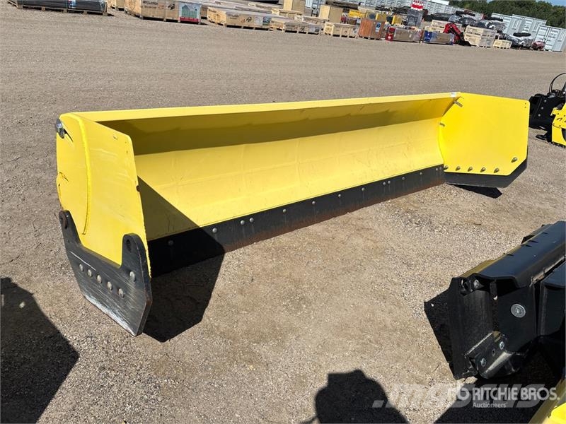 Snow Wolf Apex APXT-12A 144 in Skid Steer Pusher Sniego peiliai ir valytuvai