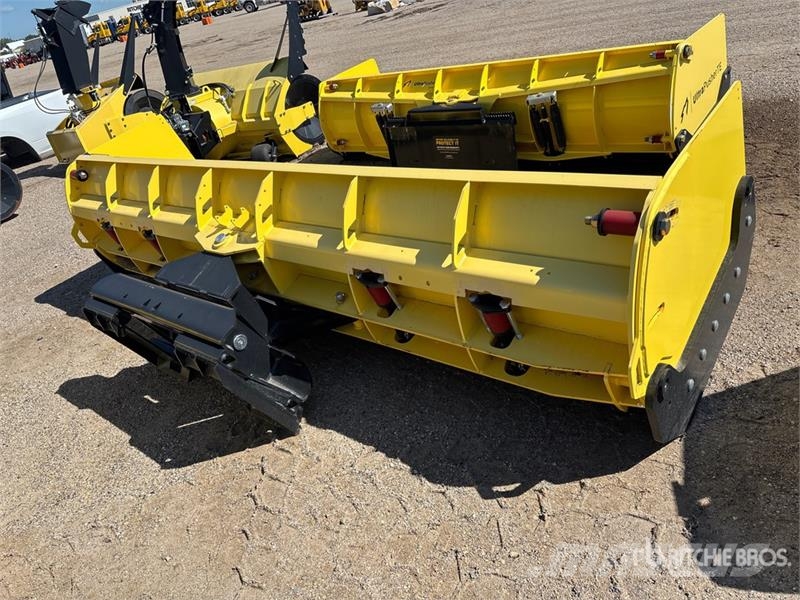 Snow Wolf Apex APXT-12B 144 in Skid Steer Pusher Sniego peiliai ir valytuvai
