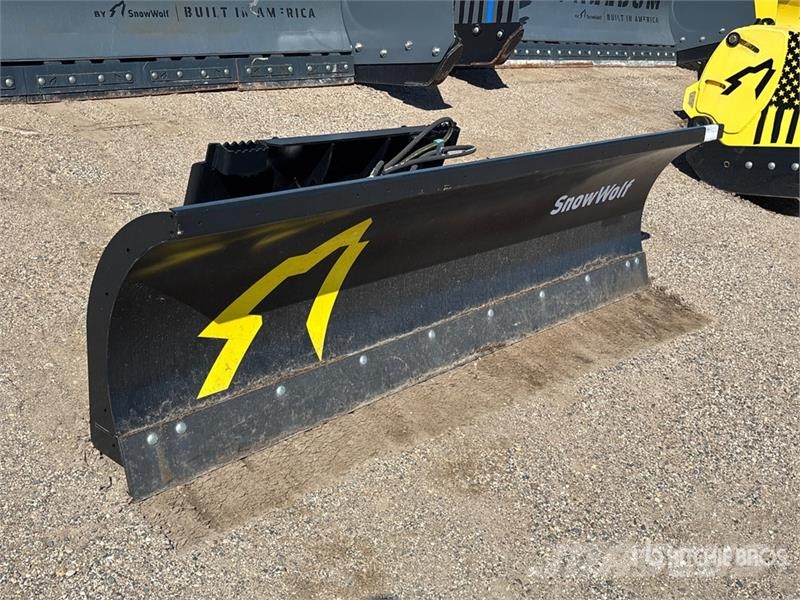 Snow Wolf FlexPlow FX-8.0 96 in Angle Skid Steer 제설 블레이드 및 제설기
