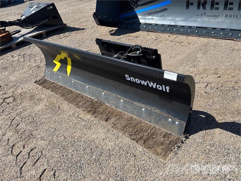 Snow Wolf FlexPlow FX-8.0 96 in Angle Skid Steer 제설 블레이드 및 제설기