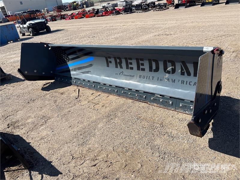 Snow Wolf Freedom FPXT-12B 144 in Skid Steer Push Sniego peiliai ir valytuvai