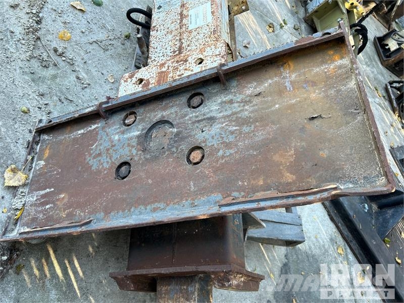 Stanley DH3500 Skid Steer Breaker مطارق / كسارات