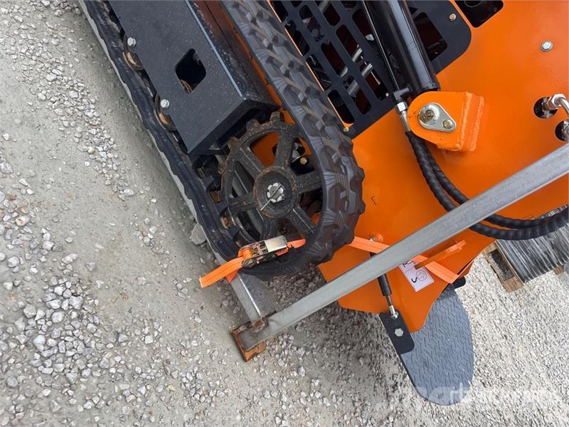STARVOX SV-480 Mini Compact Track Loader (Unused) Міні-навантажувачі
