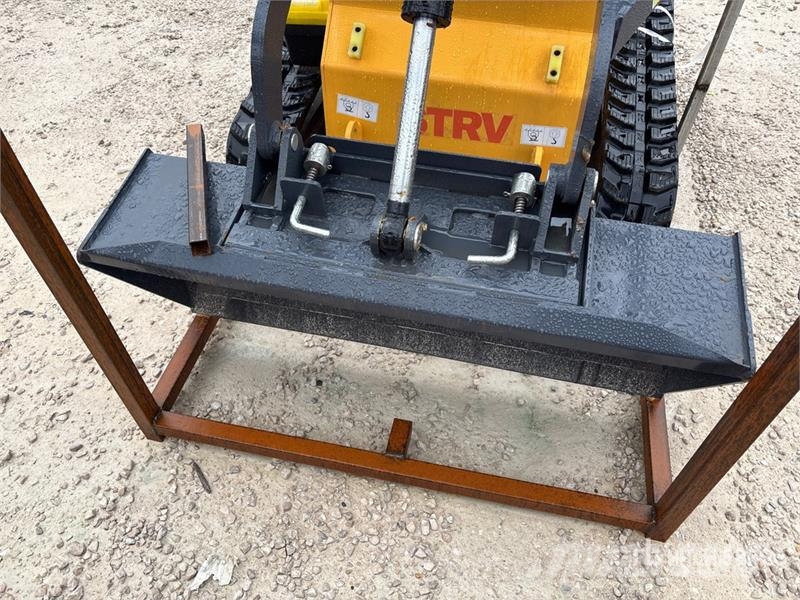 STARVOX SV-480 Mini Compact Track Loader (Unused) Kompaktrakodók