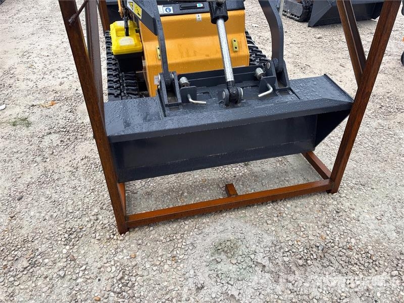 STARVOX SV-480 Mini Compact Track Loader (Unused) Kompaktrakodók