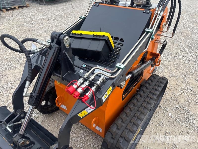 STARVOX SV-480 Mini Compact Track Loader (Unused) Міні-навантажувачі