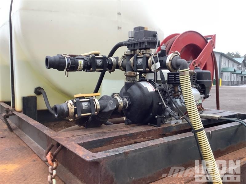 Sterling Acterra 1000 gal 4x2 Flatbed Water Truck Ostali kamioni