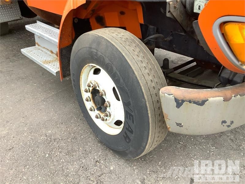 Sterling Acterra 1000 gal 4x2 Flatbed Water Truck Ostali kamioni