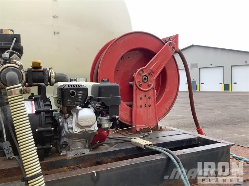 Sterling Acterra 1000 gal 4x2 Flatbed Water Truck Ostali kamioni
