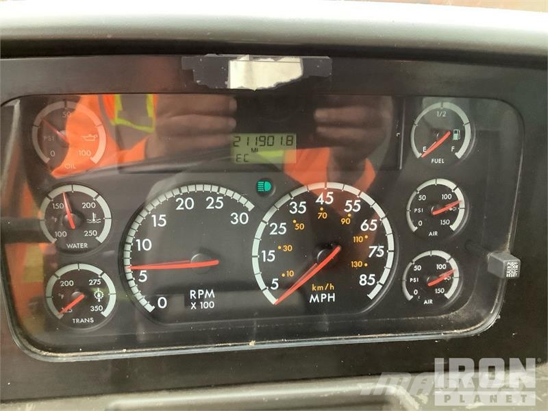Sterling Acterra 1000 gal 4x2 Flatbed Water Truck Ostali kamioni