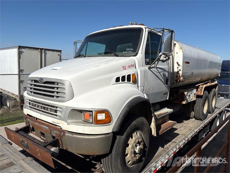 Sterling Acterra 4000 gal 6x4 Water Truck Поливочные машины