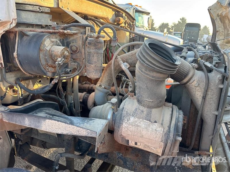Sterling Acterra 4000 gal 6x4 Water Truck Veepaagiga autod